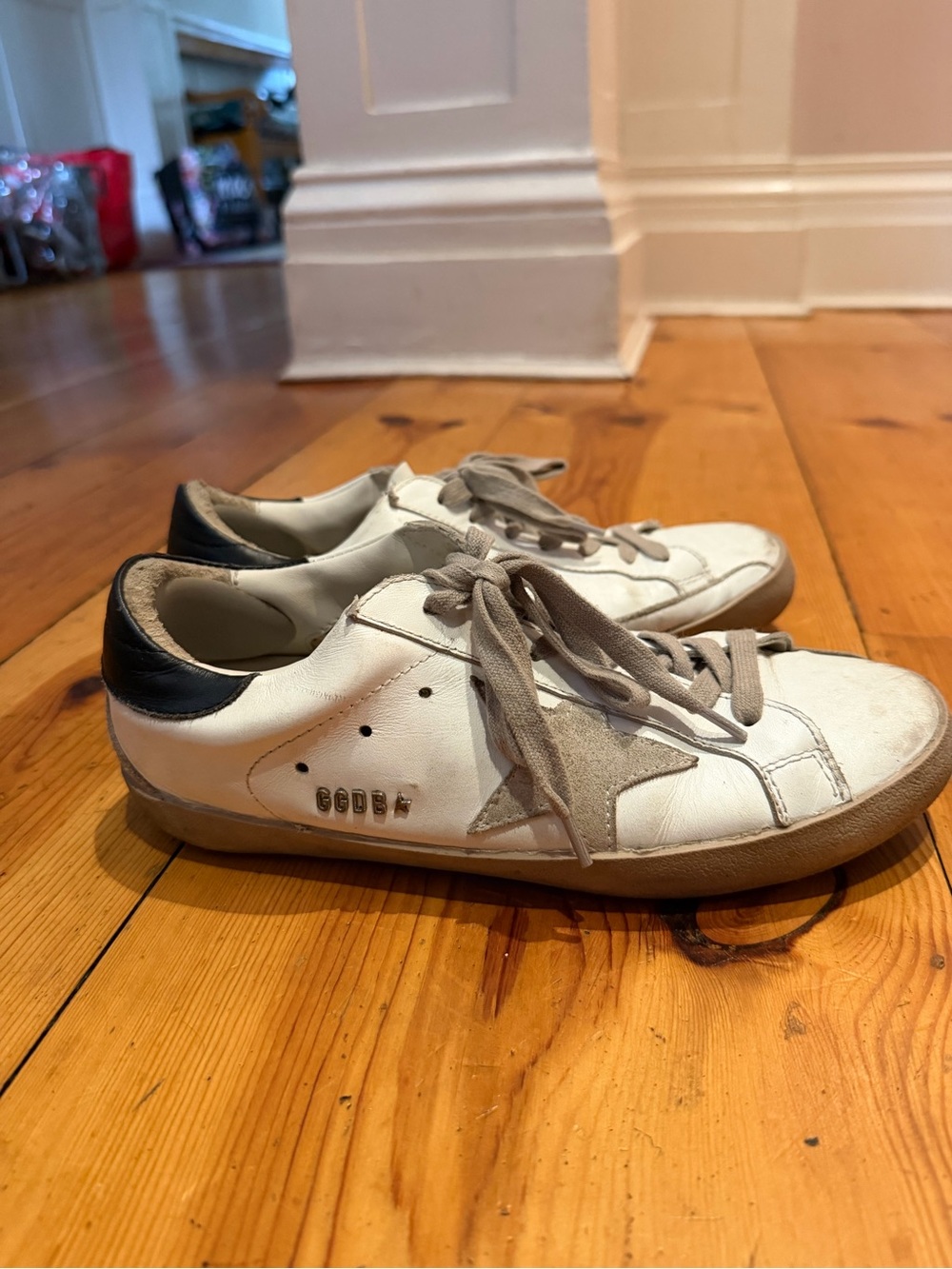 Golden Goose sz 40 White and Gray Leather Sneakers with Black Heel